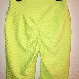 Biker shorts ‘neon’ with rear gathering